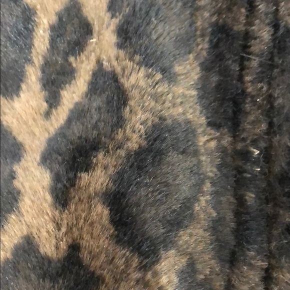 BETSEY JOHNSON ANIMAL PRINT FAUX FUR VEST SIZE L - Picture 3 of 5